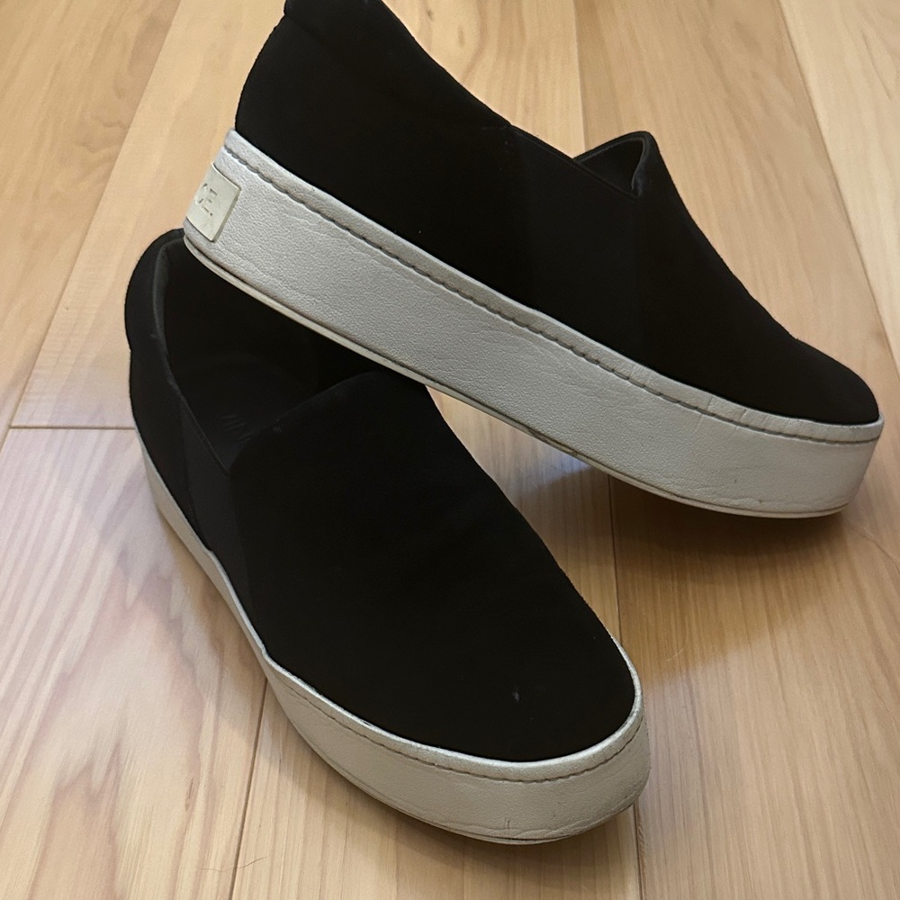 Vince “Warren” platform slip on sneaker. Size 8